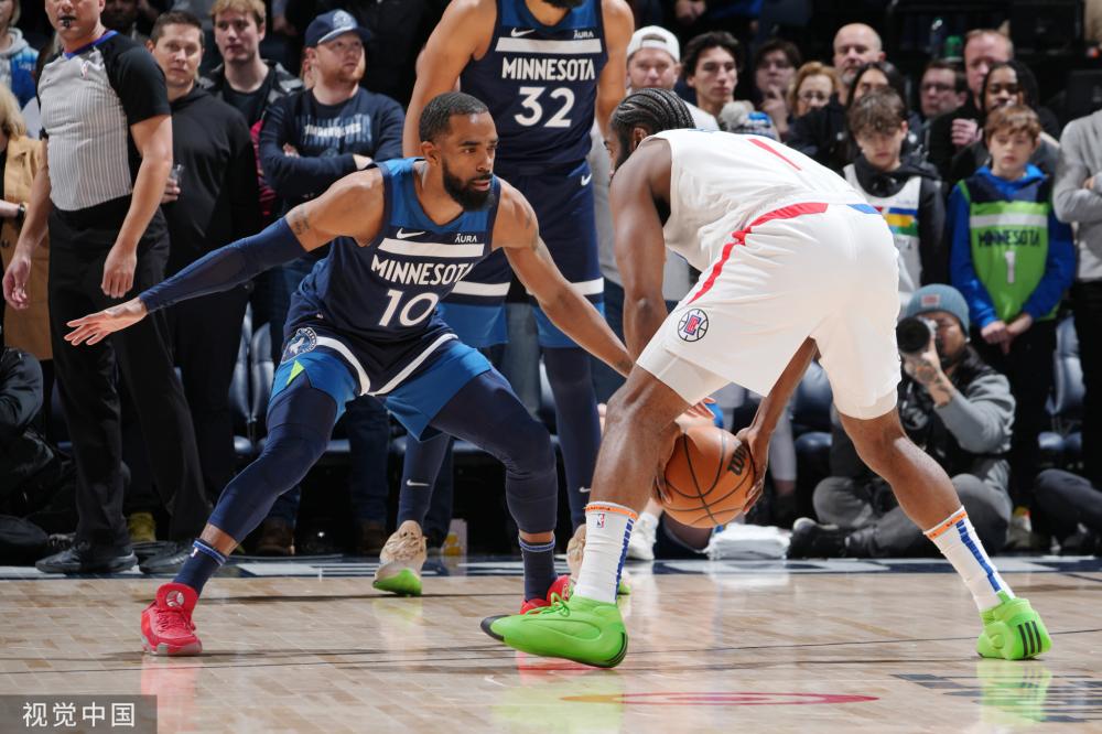 在球场上 在球场上